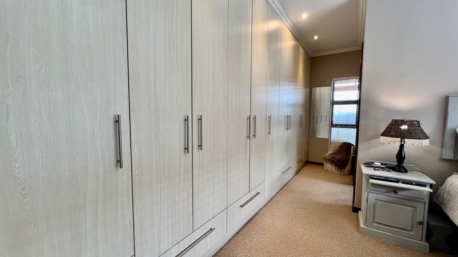 3 Bedroom Property for Sale in Earls Court Lifestyle Estate Western Cape